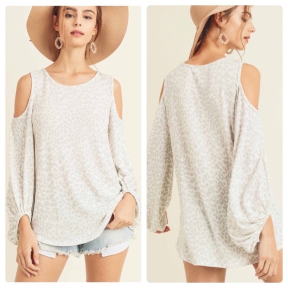Private Label Tops - (20New Gray/Ivory Leopard Print ColdShoulder Top With Balloon Sleeves,Hi/Low Hem